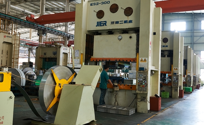 濟(jì)二機(jī)床300T設(shè)備